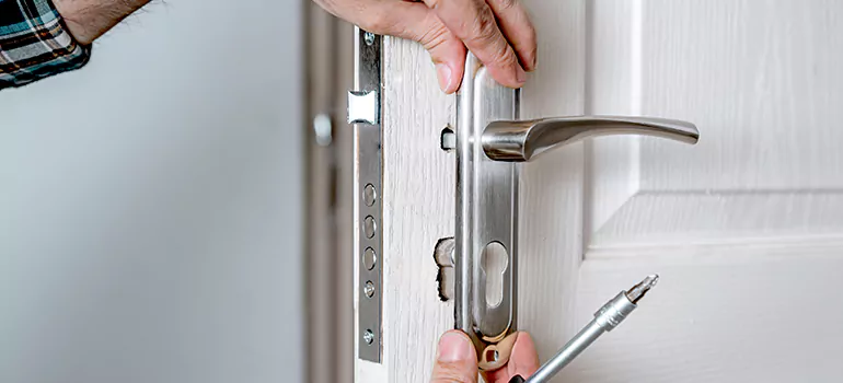 Front Door Knob Repair in Pembroke Pines, FL